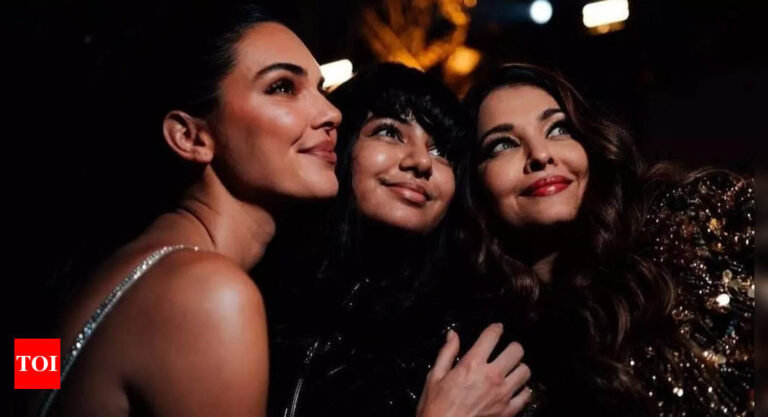 Pic: Aishwarya Rai Bacchan, Aaradhya Bachchan pose for a selfie with Kendall Jenner at the Paris Fashion Week | Hindi Movie News